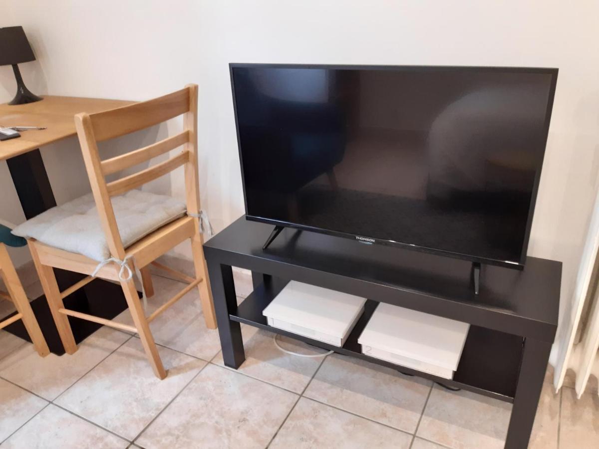 Appartement Aad1 Clamart 200 M Du Tramway T6 St Pave Blc Avec Cuisine Separee Kültér fotó